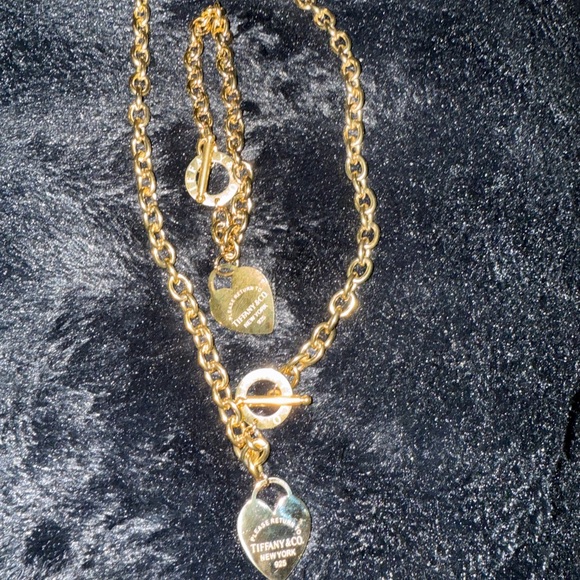 Engraved Gold Heart Tag Bracelet and necklace set - Picture 8 of 9